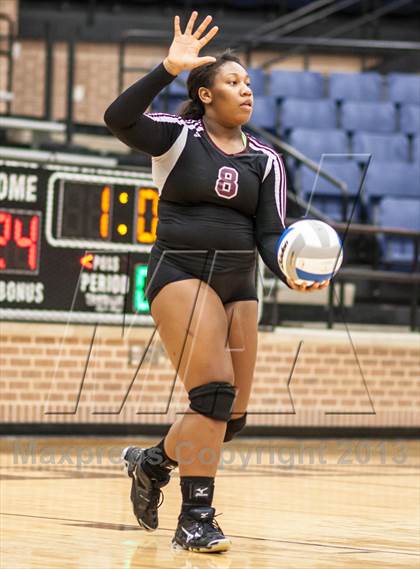 Thumbnail 2 in Whitney vs. Mansfield Timberview photogallery.