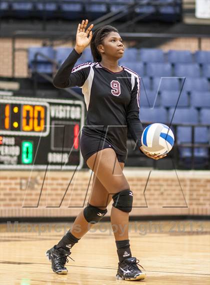 Thumbnail 3 in Whitney vs. Mansfield Timberview photogallery.