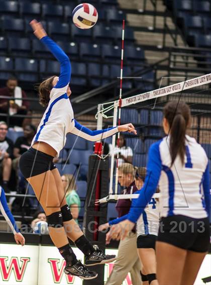 Thumbnail 1 in Whitney vs. Mansfield Timberview photogallery.