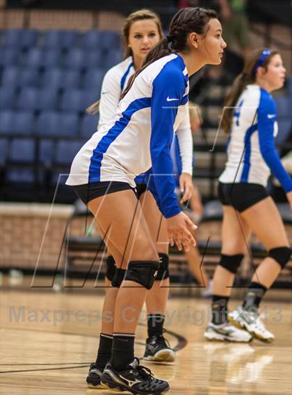 Thumbnail 2 in Whitney vs. Mansfield Timberview photogallery.