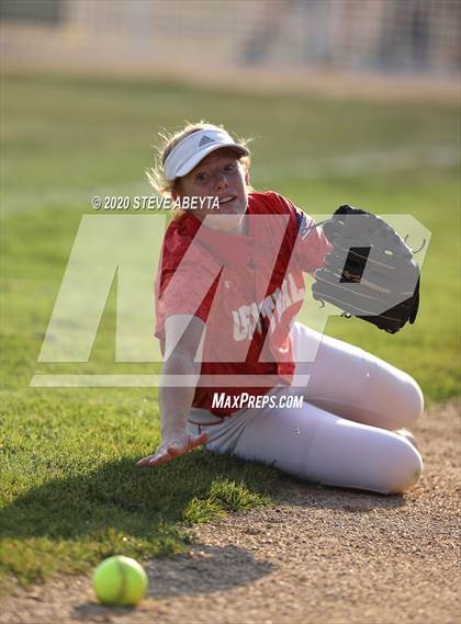 Thumbnail 3 in Grand Junction Central vs Rock Canyon (CHSAA 5A Round 2 Playoff) photogallery.