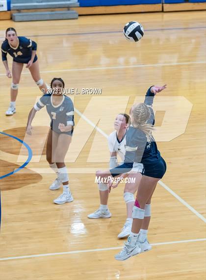 Thumbnail 1 in Yorktown vs. Cathedral (IHSAA 4A Regional Semi-final playoff) photogallery.