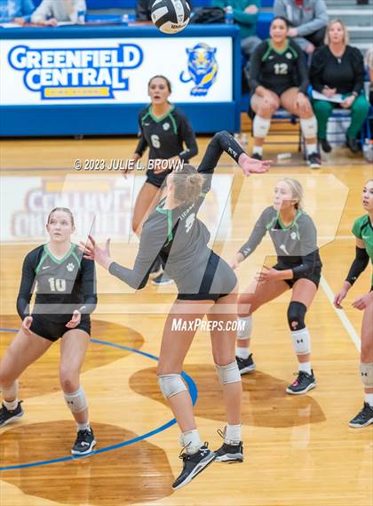 Thumbnail 1 in Yorktown vs. Cathedral (IHSAA 4A Regional Semi-final playoff) photogallery.