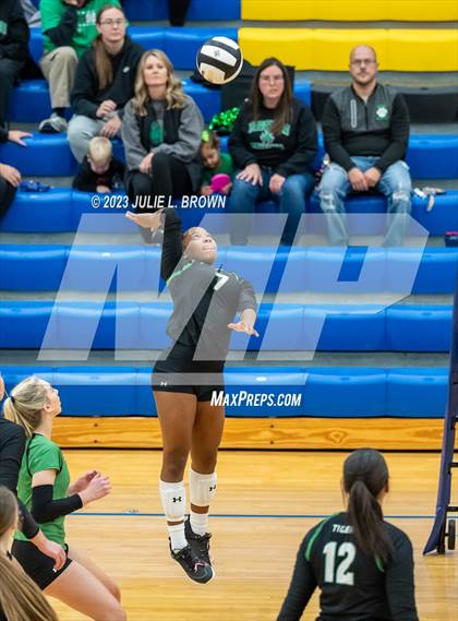 Thumbnail 1 in Yorktown vs. Cathedral (IHSAA 4A Regional Semi-final playoff) photogallery.