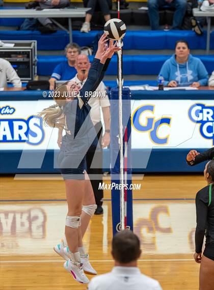 Thumbnail 1 in Yorktown vs. Cathedral (IHSAA 4A Regional Semi-final playoff) photogallery.