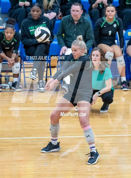 Thumbnail 3 in Yorktown vs. Cathedral (IHSAA 4A Regional Semi-final playoff) photogallery.