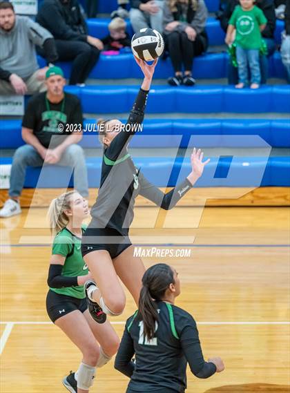 Thumbnail 1 in Yorktown vs. Cathedral (IHSAA 4A Regional Semi-final playoff) photogallery.