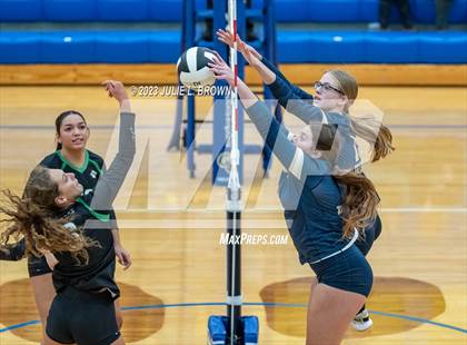 Thumbnail 2 in Yorktown vs. Cathedral (IHSAA 4A Regional Semi-final playoff) photogallery.
