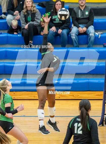 Thumbnail 1 in Yorktown vs. Cathedral (IHSAA 4A Regional Semi-final playoff) photogallery.