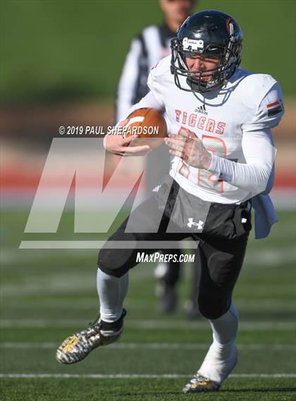 Thumbnail 3 in Delta vs. Sterling (CHSAA 2A Final) photogallery.