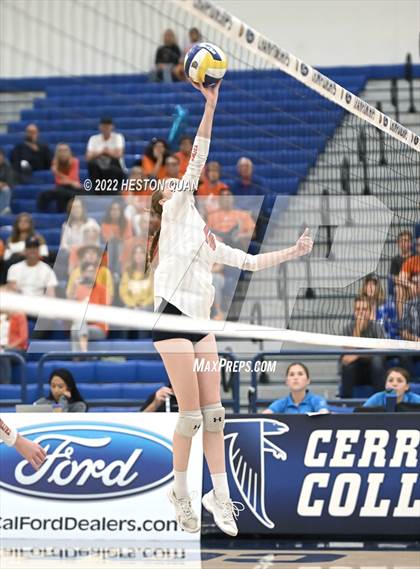 Thumbnail 2 in Nordhoff vs. Pacifica Christian/Orange County (CIF-SS D7 Final) photogallery.