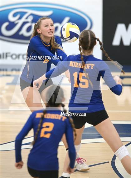 Thumbnail 3 in Nordhoff vs. Pacifica Christian/Orange County (CIF-SS D7 Final) photogallery.