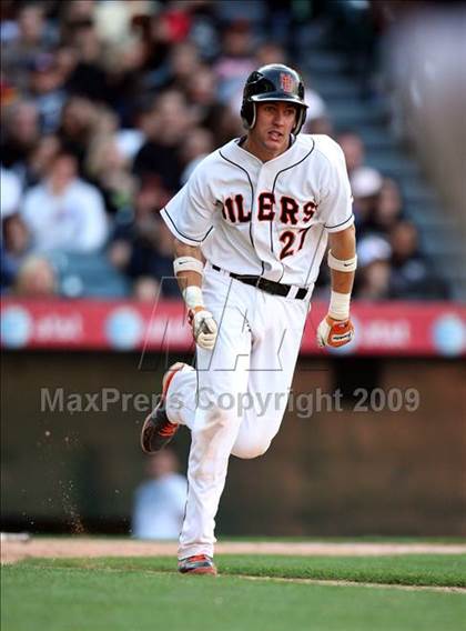 Thumbnail 3 in Huntington Beach vs. Crespi (CIF SS D2 Final) photogallery.