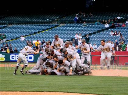 Thumbnail 2 in Huntington Beach vs. Crespi (CIF SS D2 Final) photogallery.