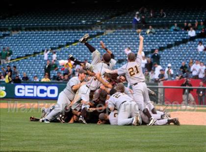 Thumbnail 2 in Huntington Beach vs. Crespi (CIF SS D2 Final) photogallery.