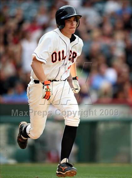 Thumbnail 2 in Huntington Beach vs. Crespi (CIF SS D2 Final) photogallery.