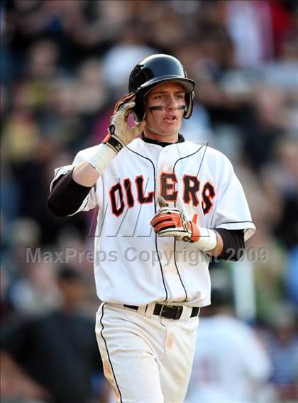 Thumbnail 3 in Huntington Beach vs. Crespi (CIF SS D2 Final) photogallery.