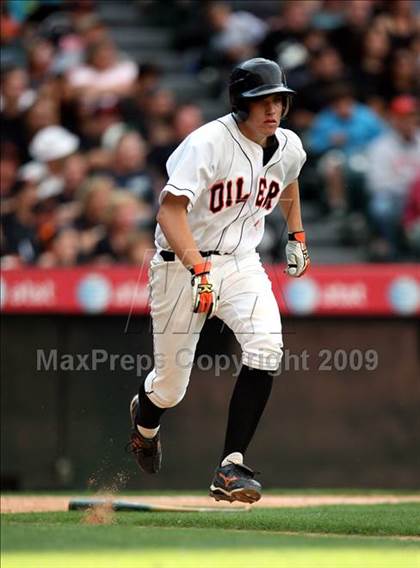 Thumbnail 3 in Huntington Beach vs. Crespi (CIF SS D2 Final) photogallery.