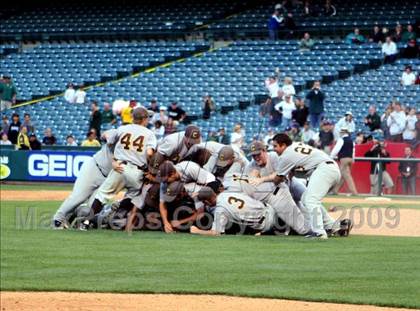 Thumbnail 3 in Huntington Beach vs. Crespi (CIF SS D2 Final) photogallery.
