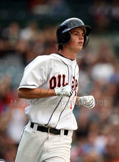 Thumbnail 1 in Huntington Beach vs. Crespi (CIF SS D2 Final) photogallery.