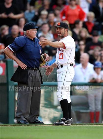 Thumbnail 3 in Huntington Beach vs. Crespi (CIF SS D2 Final) photogallery.