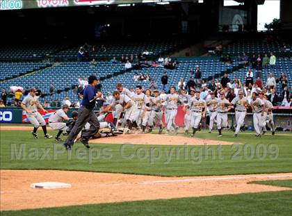 Thumbnail 3 in Huntington Beach vs. Crespi (CIF SS D2 Final) photogallery.
