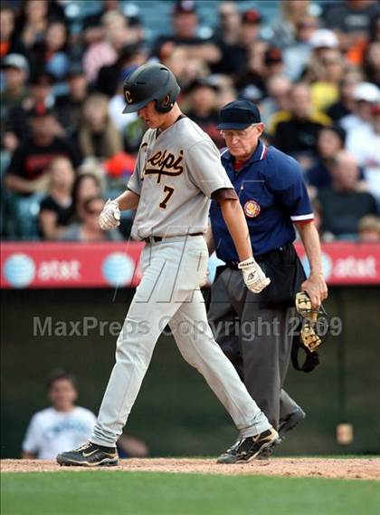 Thumbnail 2 in Huntington Beach vs. Crespi (CIF SS D2 Final) photogallery.