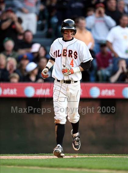 Thumbnail 2 in Huntington Beach vs. Crespi (CIF SS D2 Final) photogallery.