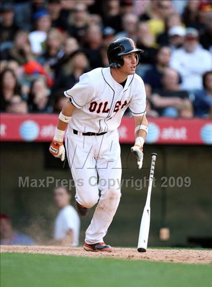 Thumbnail 1 in Huntington Beach vs. Crespi (CIF SS D2 Final) photogallery.