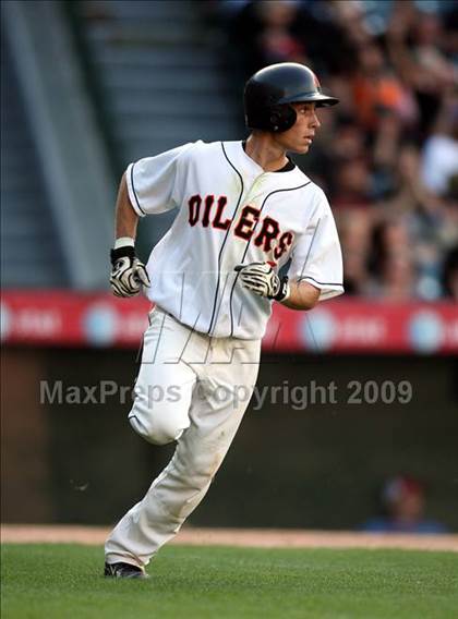 Thumbnail 2 in Huntington Beach vs. Crespi (CIF SS D2 Final) photogallery.