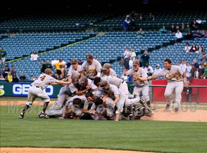 Thumbnail 3 in Huntington Beach vs. Crespi (CIF SS D2 Final) photogallery.