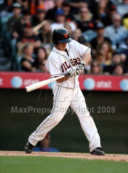 Thumbnail 3 in Huntington Beach vs. Crespi (CIF SS D2 Final) photogallery.