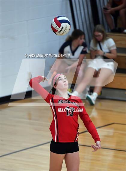 Thumbnail 1 in Greenview @ Illini Bluffs photogallery.