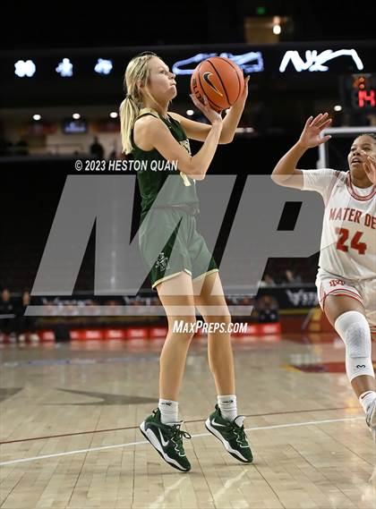 Thumbnail 3 in Mater Dei vs. St. Vincent-St. Mary (Chosen 1's Invitational) photogallery.