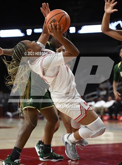 Thumbnail 2 in Mater Dei vs. St. Vincent-St. Mary (Chosen 1's Invitational) photogallery.