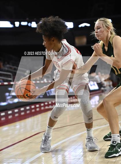 Thumbnail 2 in Mater Dei vs. St. Vincent-St. Mary (Chosen 1's Invitational) photogallery.