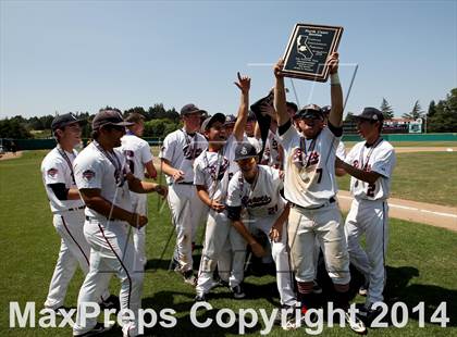 Thumbnail 1 in Justin-Siena vs. Saint Mary's (CIF NCS D4 Final) photogallery.