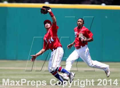 Thumbnail 1 in Justin-Siena vs. Saint Mary's (CIF NCS D4 Final) photogallery.