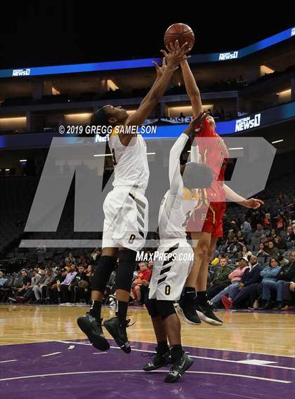Thumbnail 2 in Bishop O'Dowd vs Rosary Academy (CIF State D1 Final) photogallery.