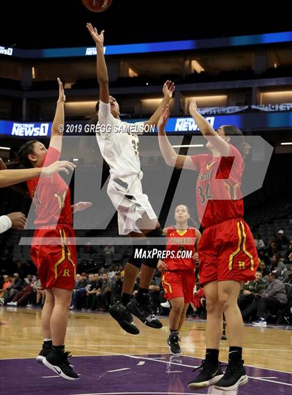 Thumbnail 3 in Bishop O'Dowd vs Rosary Academy (CIF State D1 Final) photogallery.