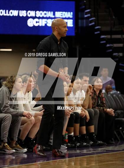Thumbnail 2 in Bishop O'Dowd vs Rosary Academy (CIF State D1 Final) photogallery.