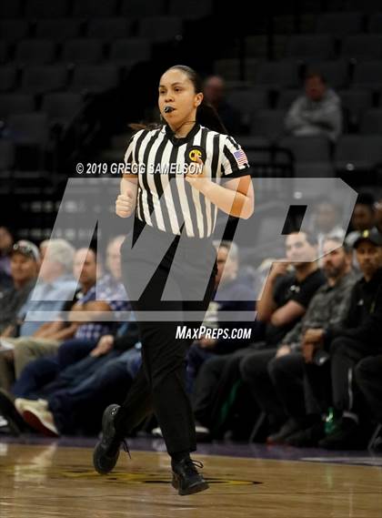 Thumbnail 2 in Bishop O'Dowd vs Rosary Academy (CIF State D1 Final) photogallery.