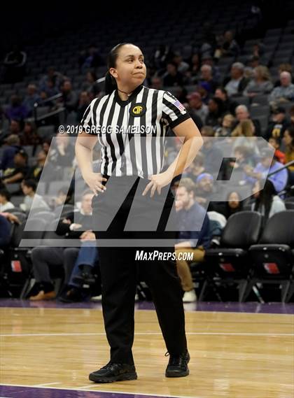 Thumbnail 3 in Bishop O'Dowd vs Rosary Academy (CIF State D1 Final) photogallery.