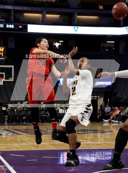 Thumbnail 2 in Bishop O'Dowd vs Rosary Academy (CIF State D1 Final) photogallery.