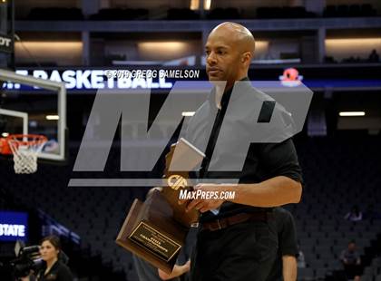 Thumbnail 3 in Bishop O'Dowd vs Rosary Academy (CIF State D1 Final) photogallery.
