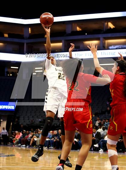 Thumbnail 1 in Bishop O'Dowd vs Rosary Academy (CIF State D1 Final) photogallery.