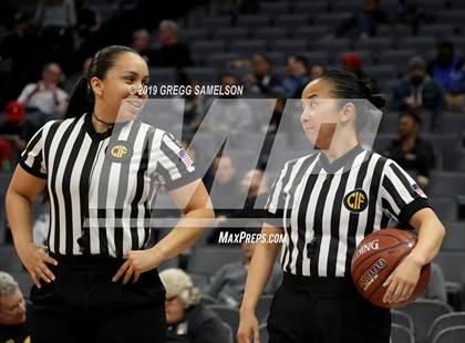 Thumbnail 2 in Bishop O'Dowd vs Rosary Academy (CIF State D1 Final) photogallery.