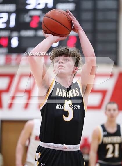 Thumbnail 2 in Miami Trace @ Logan Elm (OHSAA D2 Sectional Playoff) photogallery.