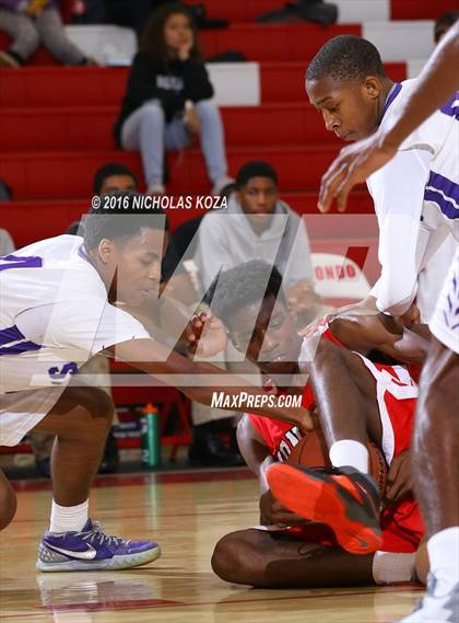 Thumbnail 3 in Morningside vs. St. Anthony (Pacific Shores Tournament) photogallery.