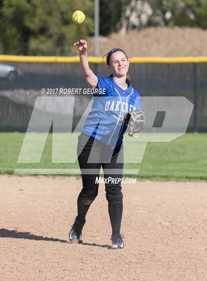 Thumbnail 1 in Oak Creek @ Muskego photogallery.